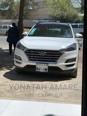 Photo - Hyundai Tucson 2019 White