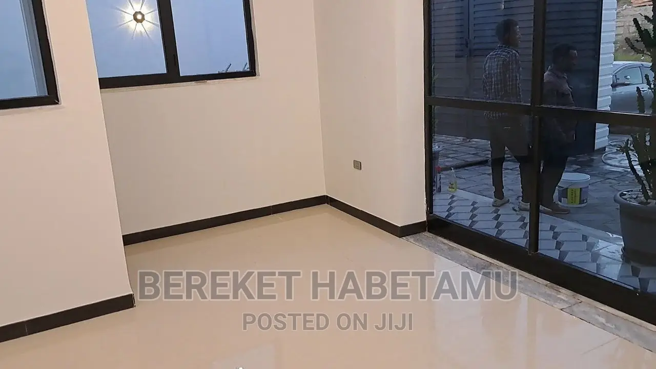 3bdrm Villa in አዲስ አበባ, Nifas Silk-Lafto for sale