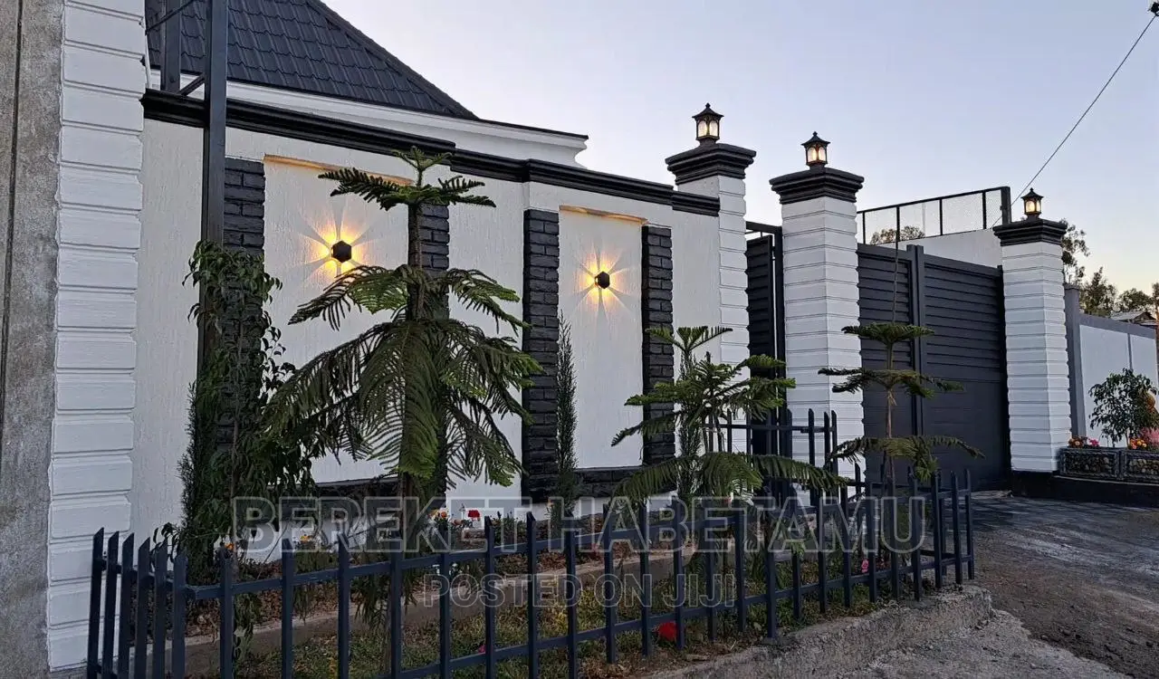 3bdrm Villa in አዲስ አበባ, Nifas Silk-Lafto for sale