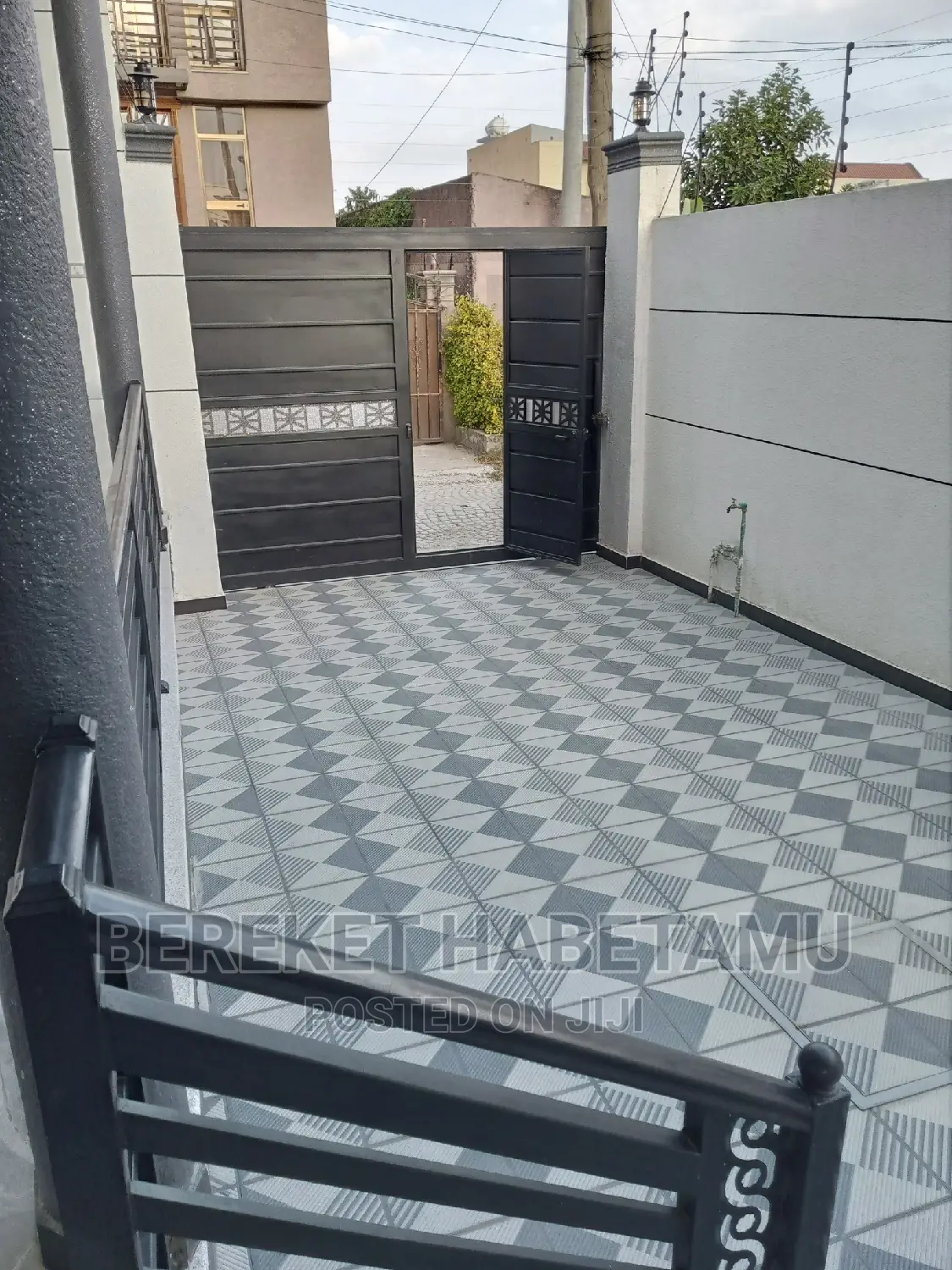 5bdrm Villa in ጋርመንት ሃና ማሪያም, Nifas Silk-Lafto for sale