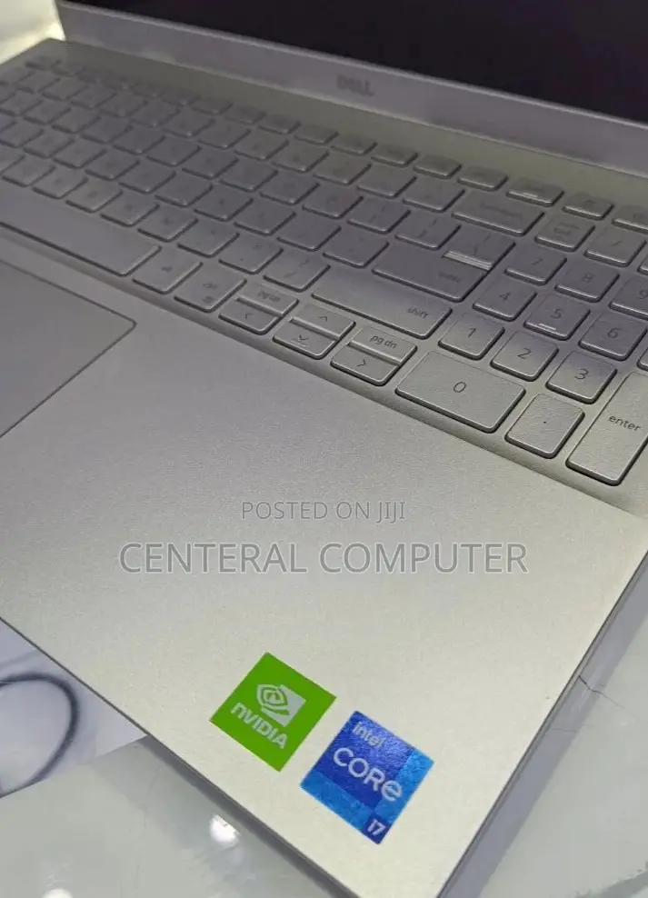 New Laptop Dell Inspiron 13 5000 16GB Intel Core I7 SSD 512GB
