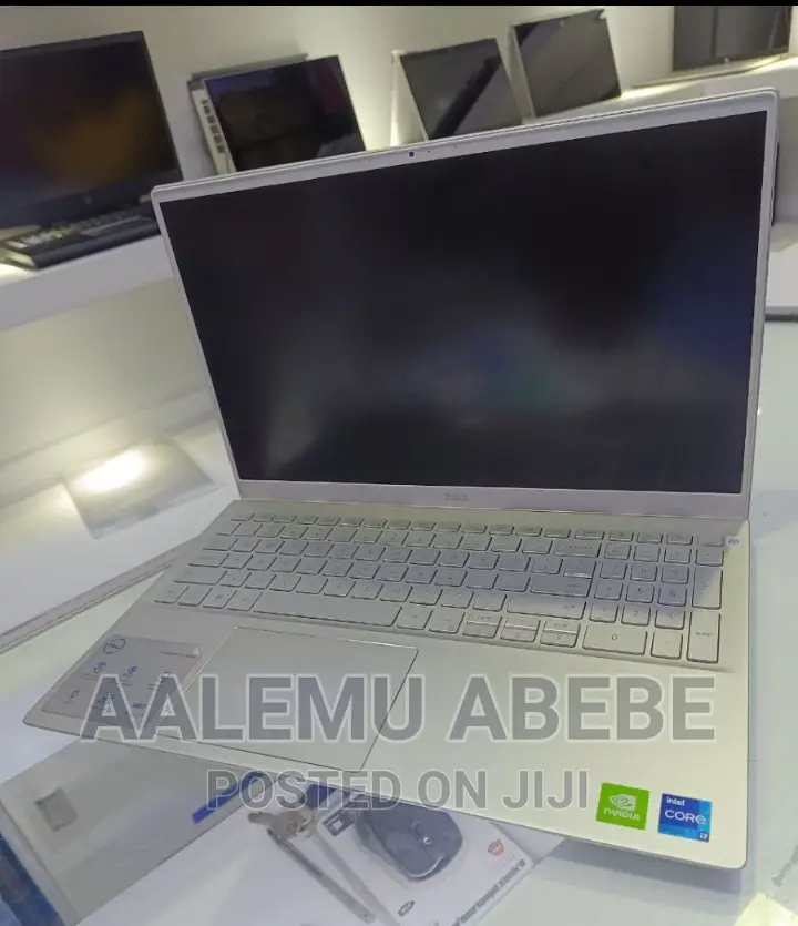 New Laptop Dell Inspiron 15 16GB Intel Core I7 SSD 512GB