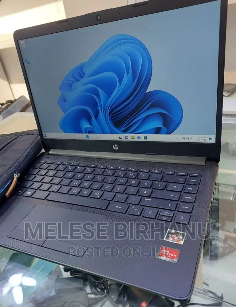 New Laptop HP 8GB AMD Ryzen 3 SSD 512GB