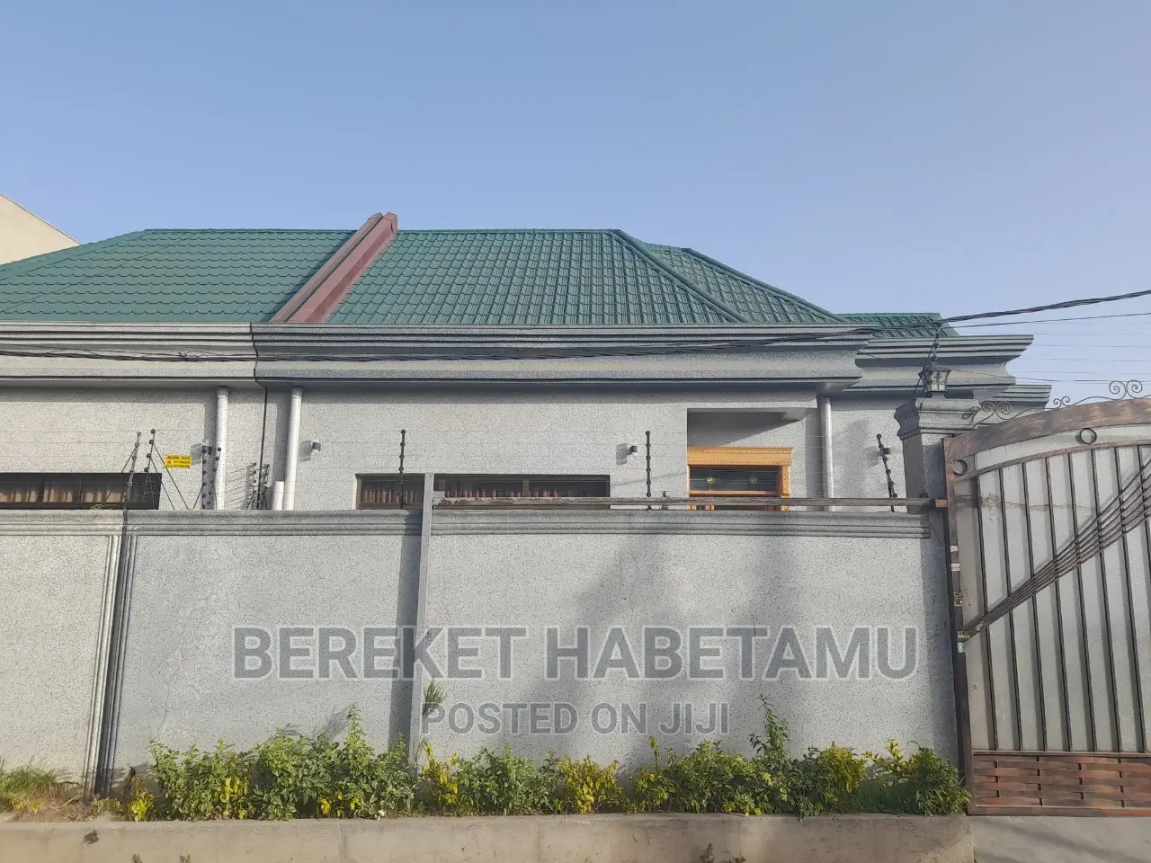 Furnished 4bdrm Villa in ላፍቶ, Nifas Silk-Lafto for sale