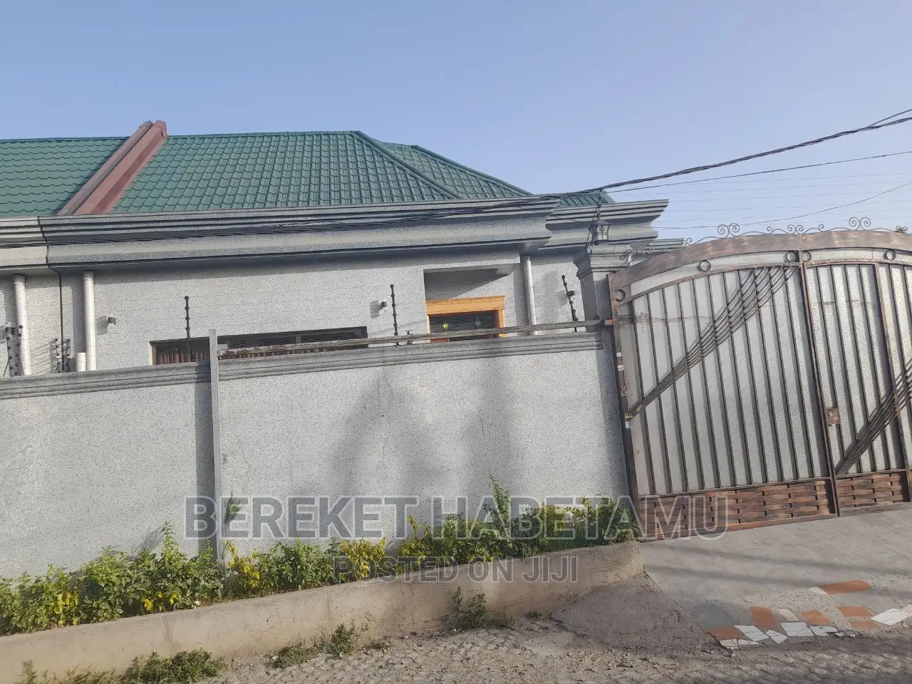 Furnished 4bdrm Villa in ላፍቶ, Nifas Silk-Lafto for sale