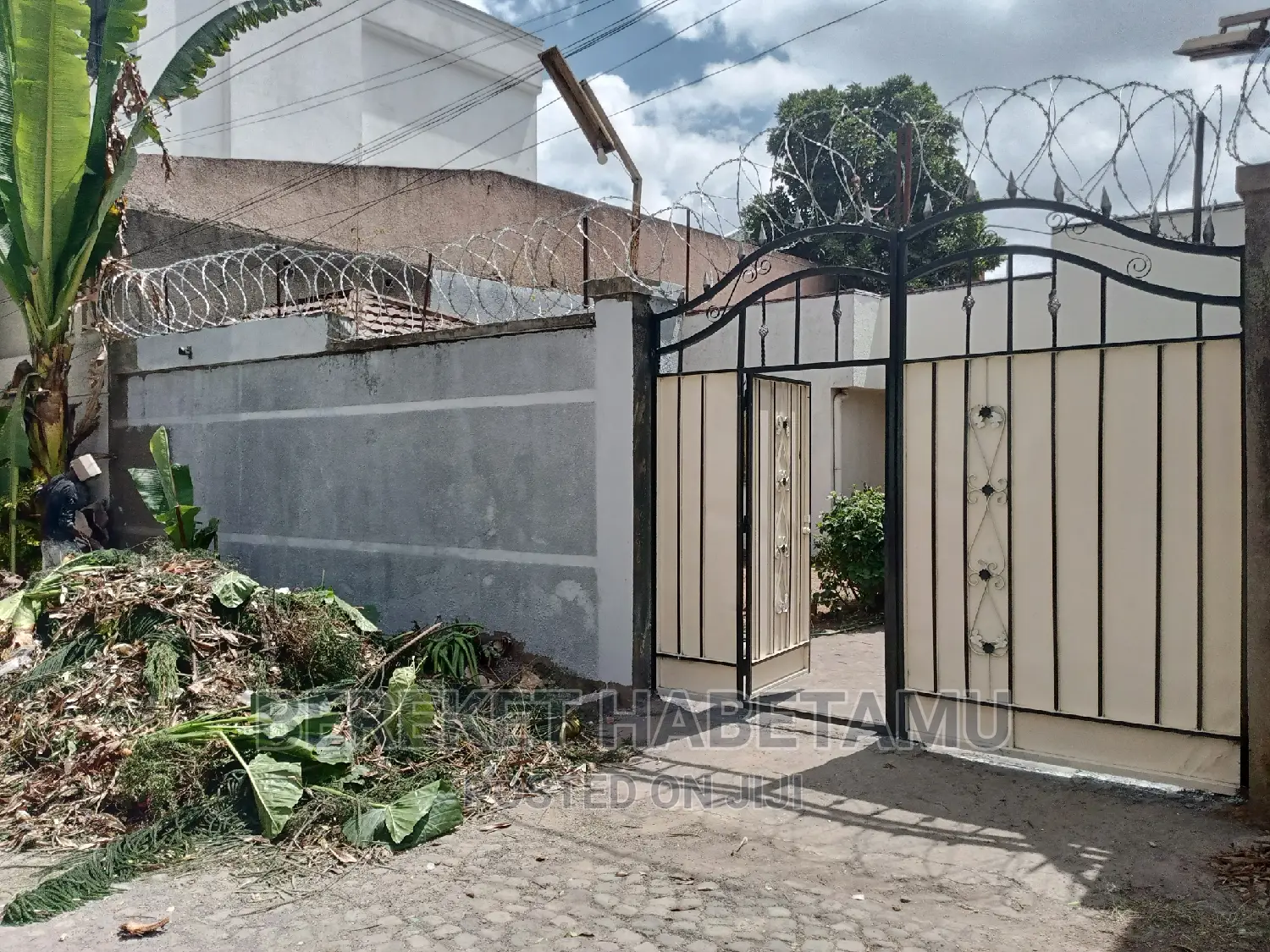 2bdrm House in ላፍቶ, Nifas Silk-Lafto for sale