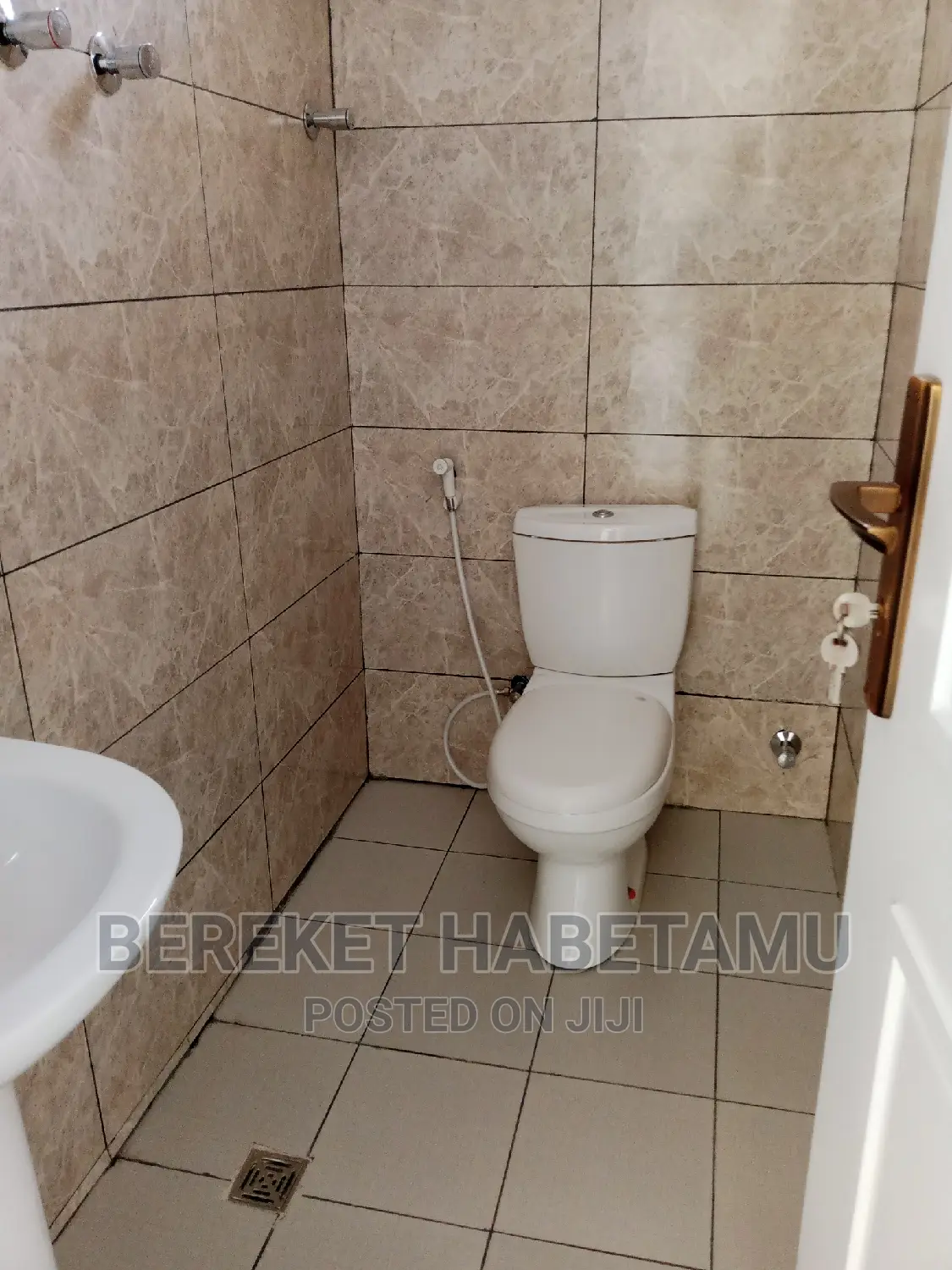 Furnished 6bdrm House in ላፍቶ, Nifas Silk-Lafto for sale