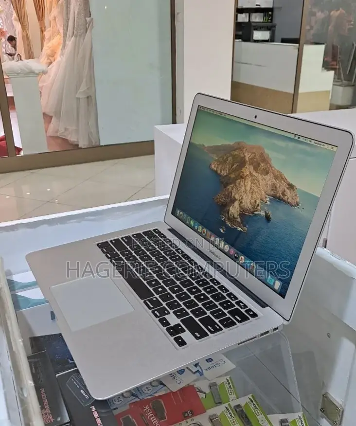 New Laptop Apple MacBook Air 2015 4GB Intel Core I5 SSD 128GB