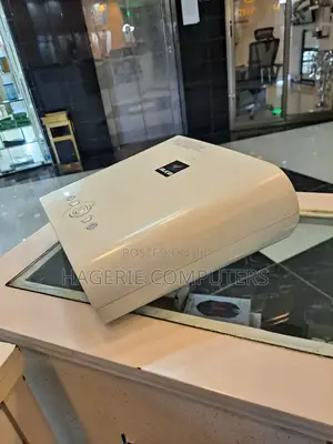 Brand New SONY Projector Modeldx Es05