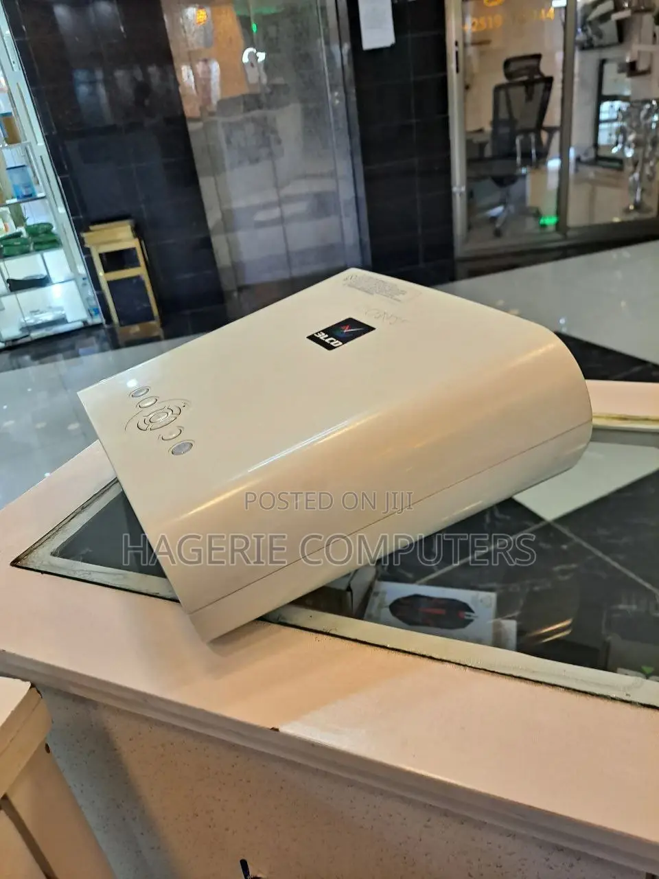 Brand New SONY Projector Modeldx Es05