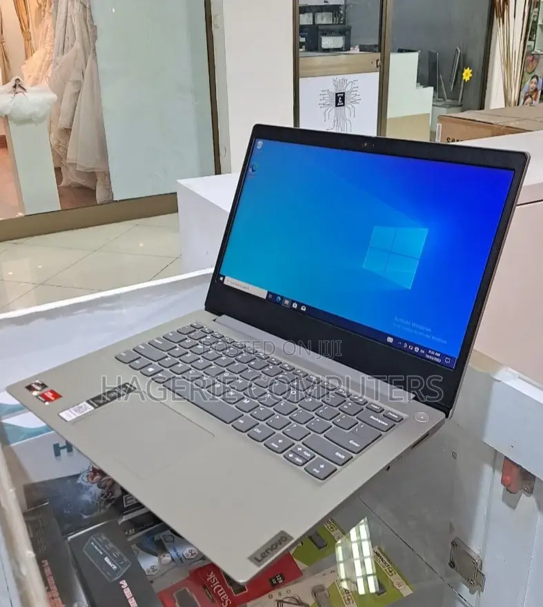 New Laptop Lenovo Ideapad 3 8GB AMD Ryzen 5 HDD+SSD 640GB
