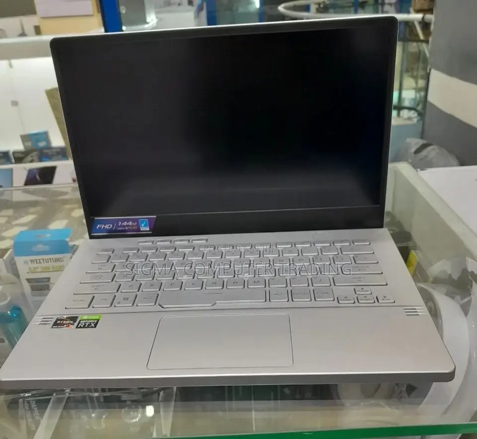 New Laptop Asus ROG Strix G15 16GB AMD Ryzen 9 SSD 512GB