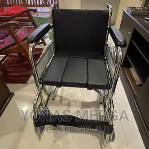 Photo - Comfortable Wheelchair, for Hospital,Size:90 X 45 X 80 Cm