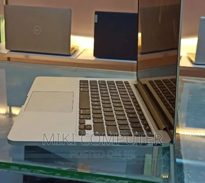 New Laptop Apple MacBook Air 2015 8GB Intel SSD 128GB