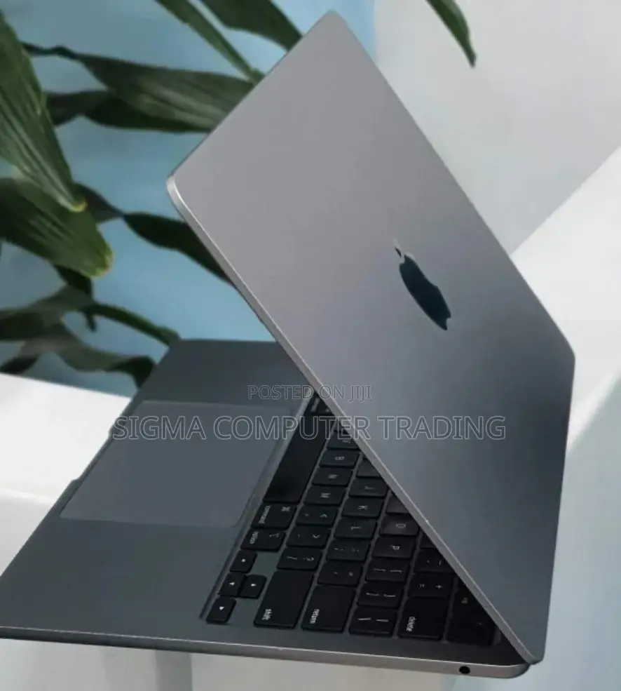 New Laptop Apple MacBook Air 2022 M2 16GB Apple M2 SSD 1T