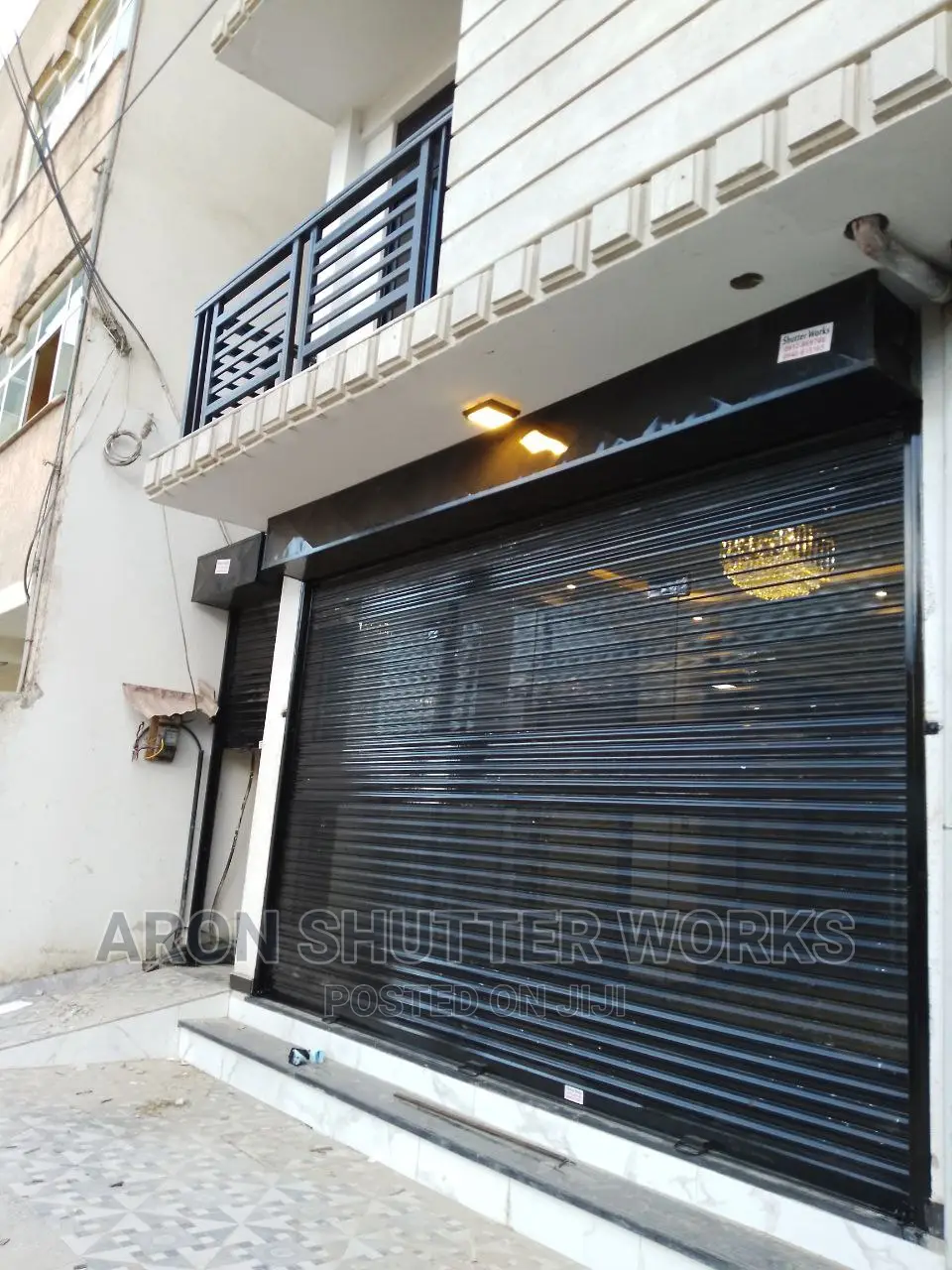 ወንፊት ሻተር ከአሮን የሻተር ስራ