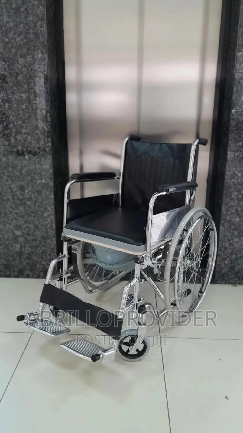 Folding/Flexible/Toilet/Commodo Wheelchair/Wheelchair/Wheelc