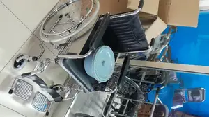Commode Wheelchair/Wheelchair/Wheelchair/Packed Wheelchair