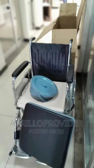 Commode Wheelchair/Wheelchair/Wheelchair/Packed Wheelchair