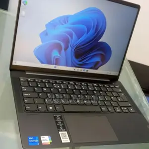 Photo - New Laptop Lenovo Ideapad 3 8GB Intel Core I5 SSD 512GB