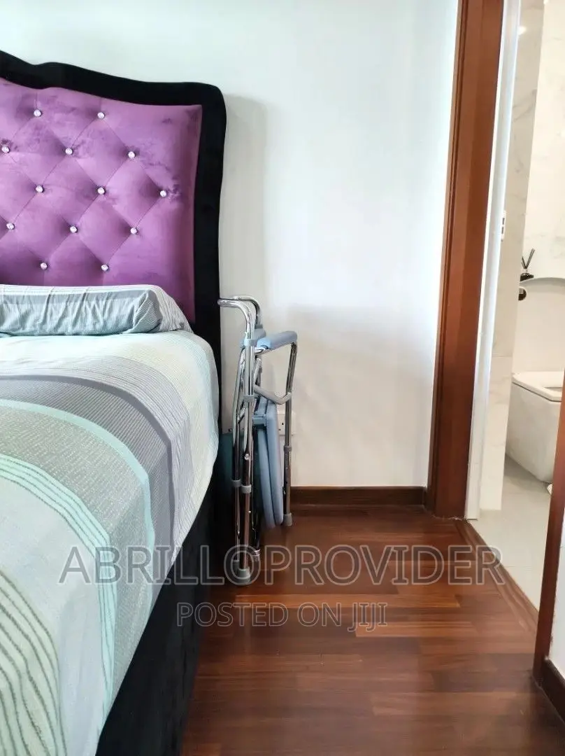 Popo Chair/Shower Chair/Toilet Chair/Medical Chair/Foldable