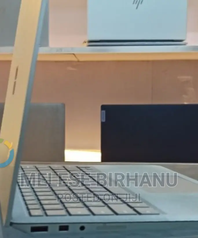 New Laptop Microsoft Surface 8GB Intel Core I7 SSD 512GB