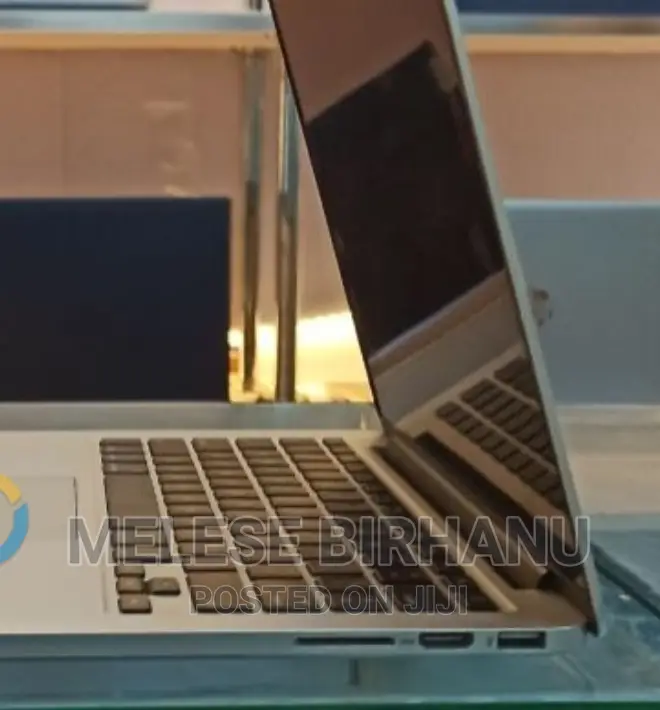 New Laptop Apple MacBook Pro 2015 8GB Intel Core I5 SSD 128GB