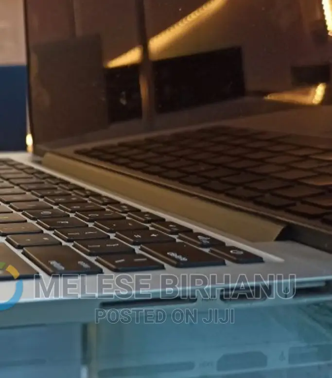 New Laptop Apple MacBook Pro 2015 8GB Intel Core I5 SSD 128GB