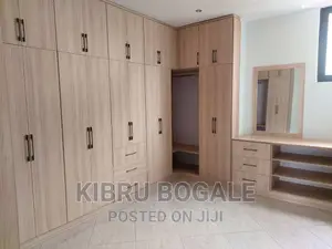 8bdrm House in Ayat, Bole for sale