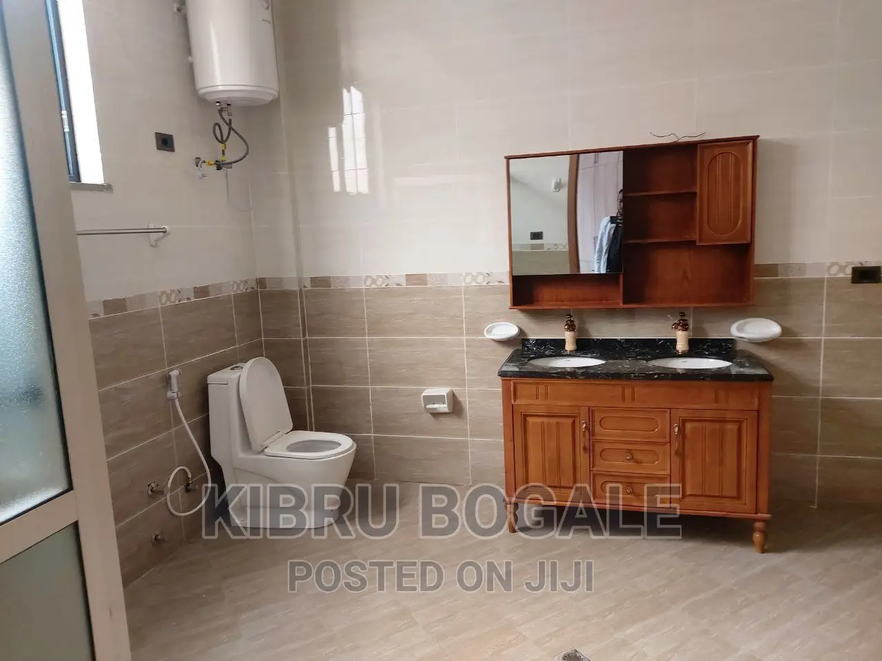 8bdrm House in Ayat, Bole for sale