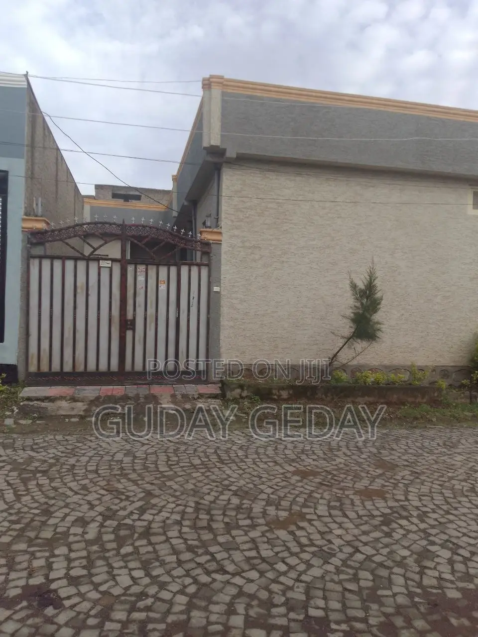 Furnished 5bdrm House in L Shape Furnished, Oromia-Finfinne for sale