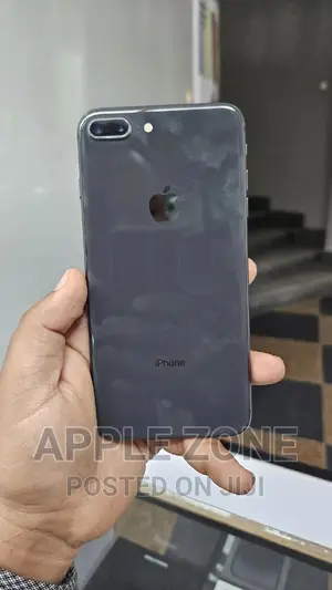 Apple iPhone 8 Plus 64 GB Black