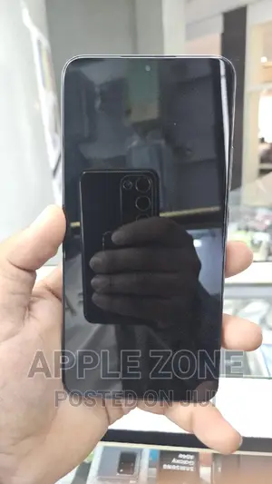 Photo - Samsung Galaxy S22+ 5G 128 GB Black