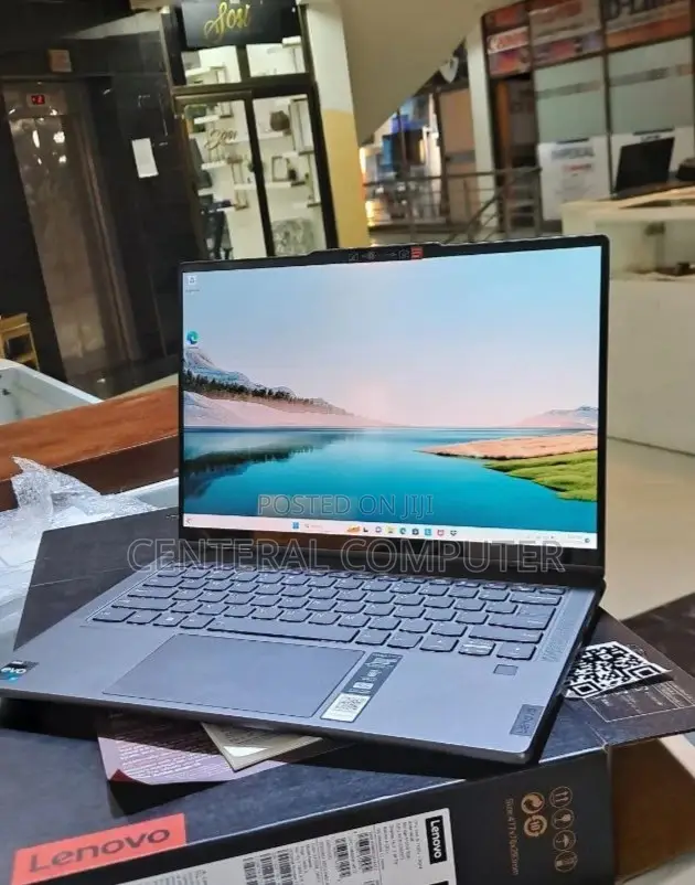 New Laptop Lenovo Yoga 700 16GB Intel Core I7 SSD 512GB