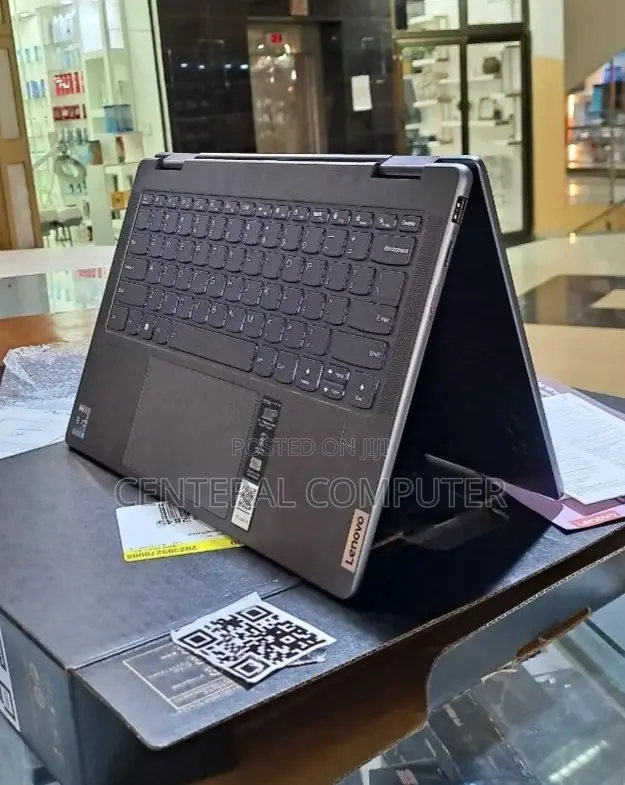 New Laptop Lenovo Yoga 700 16GB Intel Core I7 SSD 512GB