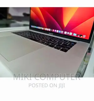 Photo - New Laptop Apple MacBook Pro 2017 16GB Intel Core I7 SSD 512GB