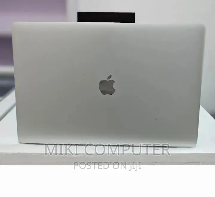 New Laptop Apple MacBook Pro 2017 16GB Intel Core I7 SSD 512GB