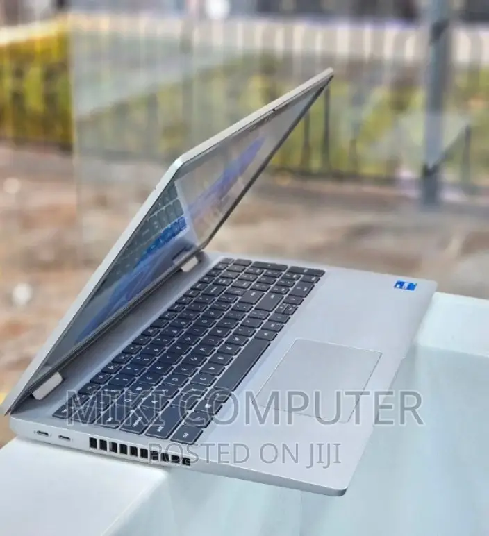 New Laptop Dell Precision 5520 16GB Intel Core I7 SSD 512GB