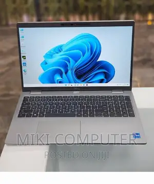 New Laptop Dell Precision 5520 16GB Intel Core I7 SSD 512GB