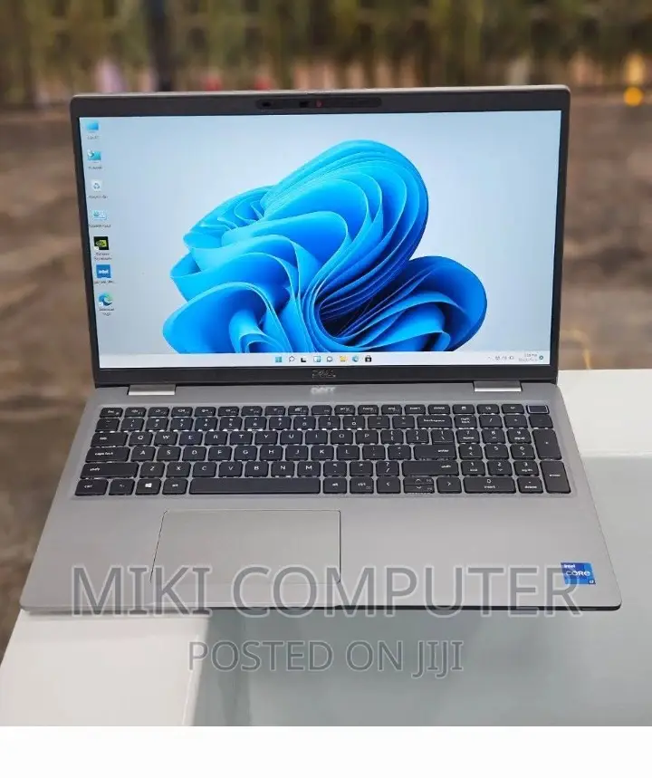 New Laptop Dell Precision 5520 16GB Intel Core I7 SSD 512GB