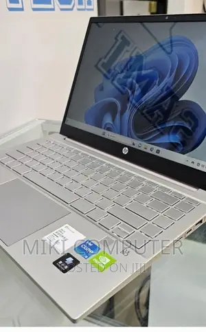 New Laptop HP Pavilion 10 16GB Intel Core I7 SSD 512GB