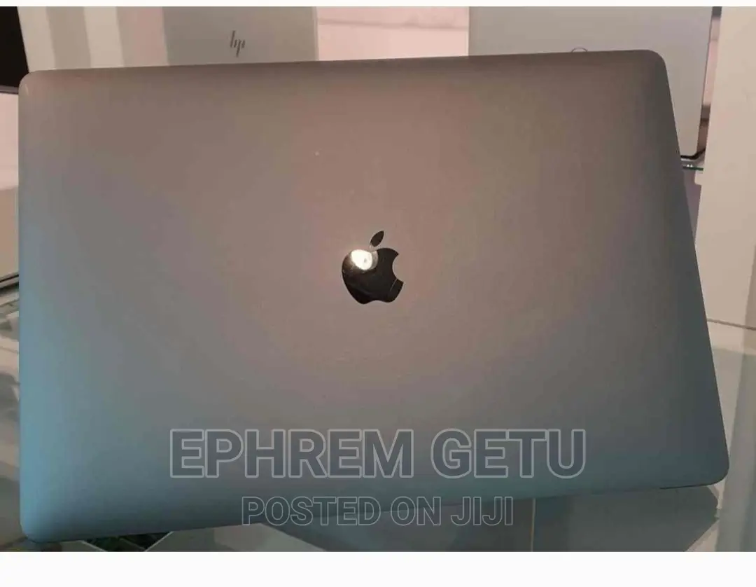 New Laptop Apple MacBook Pro 2018 16GB Intel Core I7 SSD 512GB