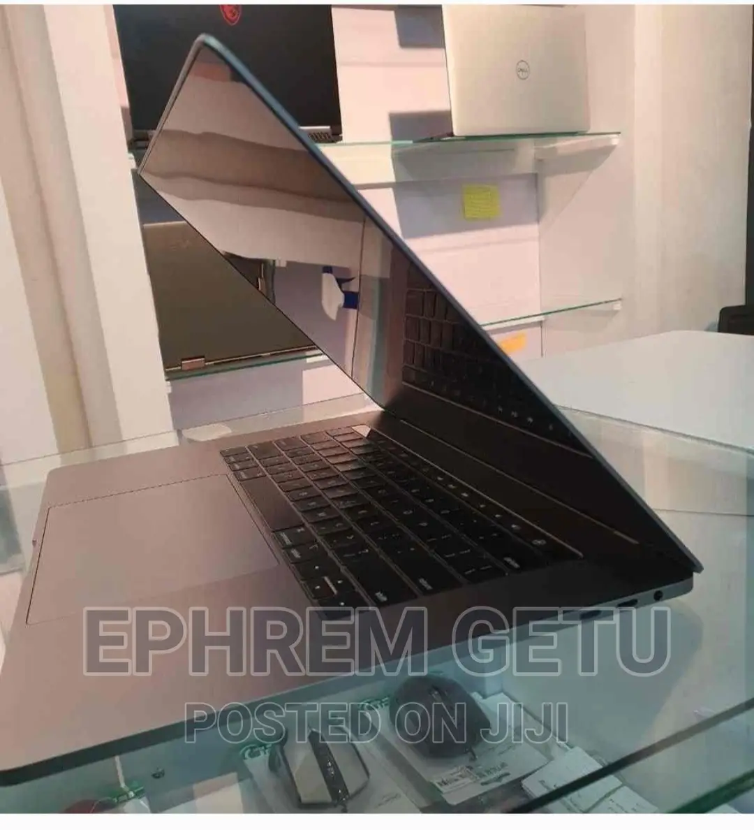 New Laptop Apple MacBook Pro 2018 16GB Intel Core I7 SSD 512GB