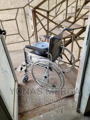 Wheelchair Frame Material Aluminium Seat Width 17 Inches