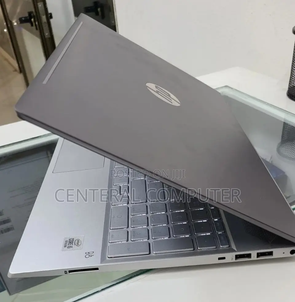 New Laptop HP Pavilion 13 8GB Intel Core I5 SSD 1T