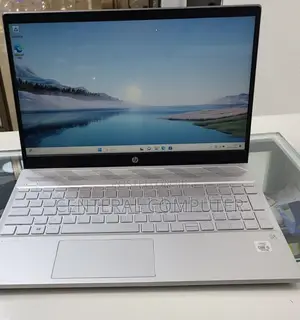 New Laptop HP Pavilion 13 8GB Intel Core I5 SSD 1T