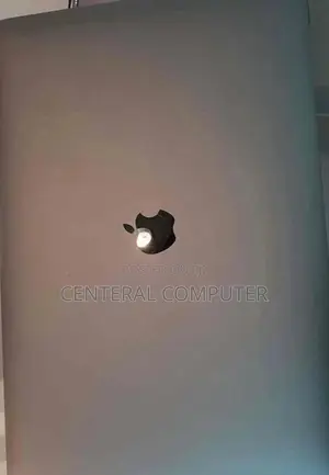 New Laptop Apple MacBook 2018 4GB Intel Core i7 SSD 512GB