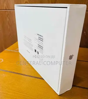 Photo - New Laptop Apple MacBook Pro 2023 M2 16GB Apple M2 SSD 512GB