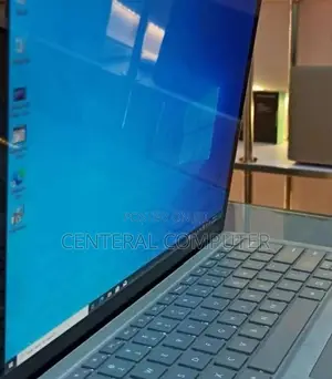 New Laptop Microsoft Surface Laptop 2 8GB Intel Core i7 SSD 512GB