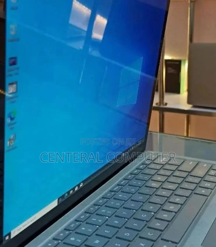 New Laptop Microsoft Surface Laptop 2 8GB Intel Core i7 SSD 512GB